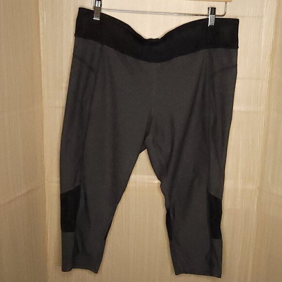 Xersion Grey Black Capri Athletic Leggings XL - Picture 4 of 7